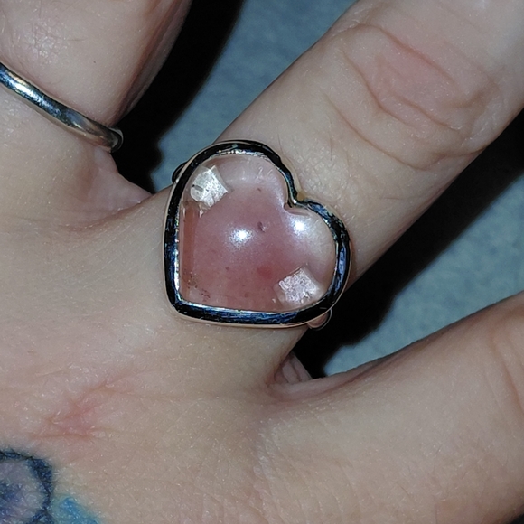 Strawberry Quartz Silver Heart Ring - Picture 2 of 15
